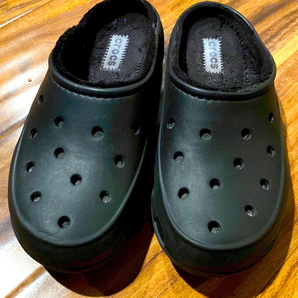 COPY - Beautiful black like new, croc’s. Size9